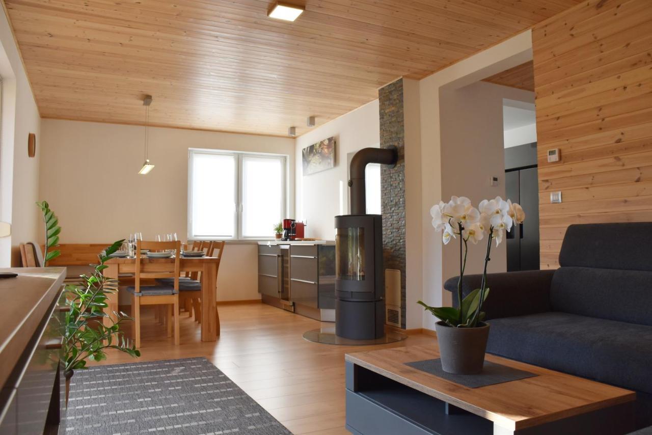 Holiday Home Znojmo W/ Wellness & Wine Buitenkant foto