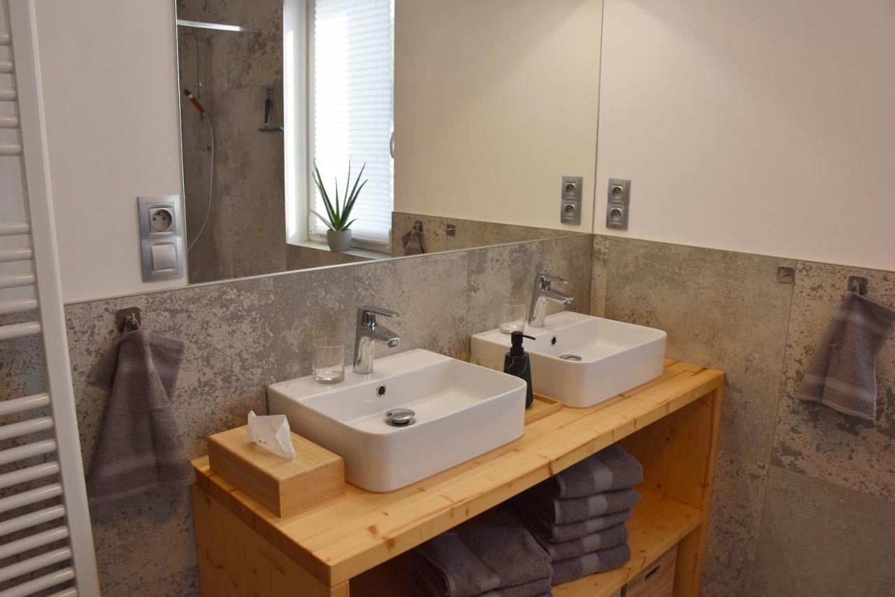 Holiday Home Znojmo W/ Wellness & Wine Buitenkant foto
