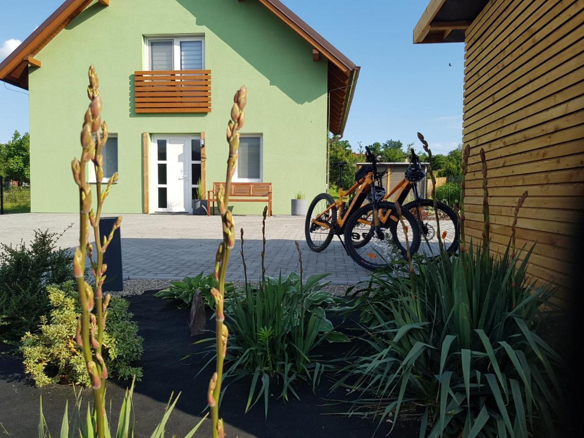 Holiday Home Znojmo W/ Wellness & Wine Buitenkant foto